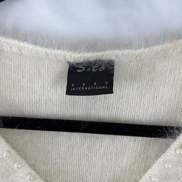 Cream V-Neck Knit Sweater - Picture 4 of 11